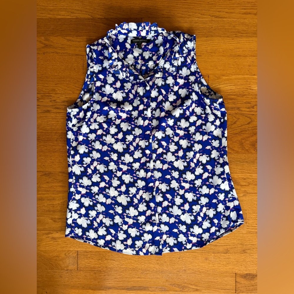 Banana Republic Blue and Pink Floral Blouse, size PS small